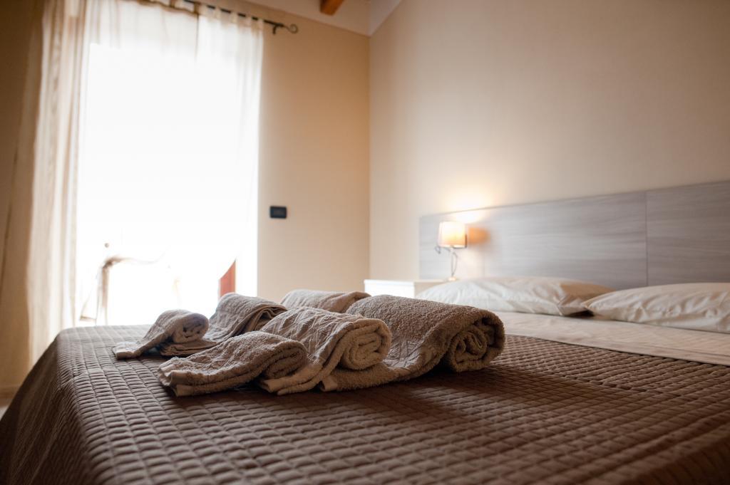 Al Borgo Alloggi Desenzano del Garda Værelse billede